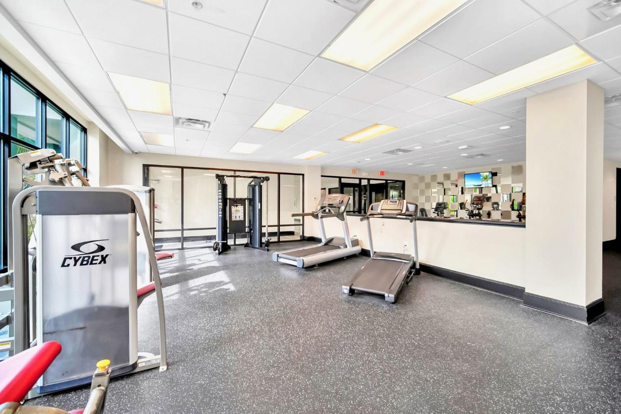 Bright Condo - 2Br With Pool & Hot Tub, Near Disney! Orlando Bagian luar foto