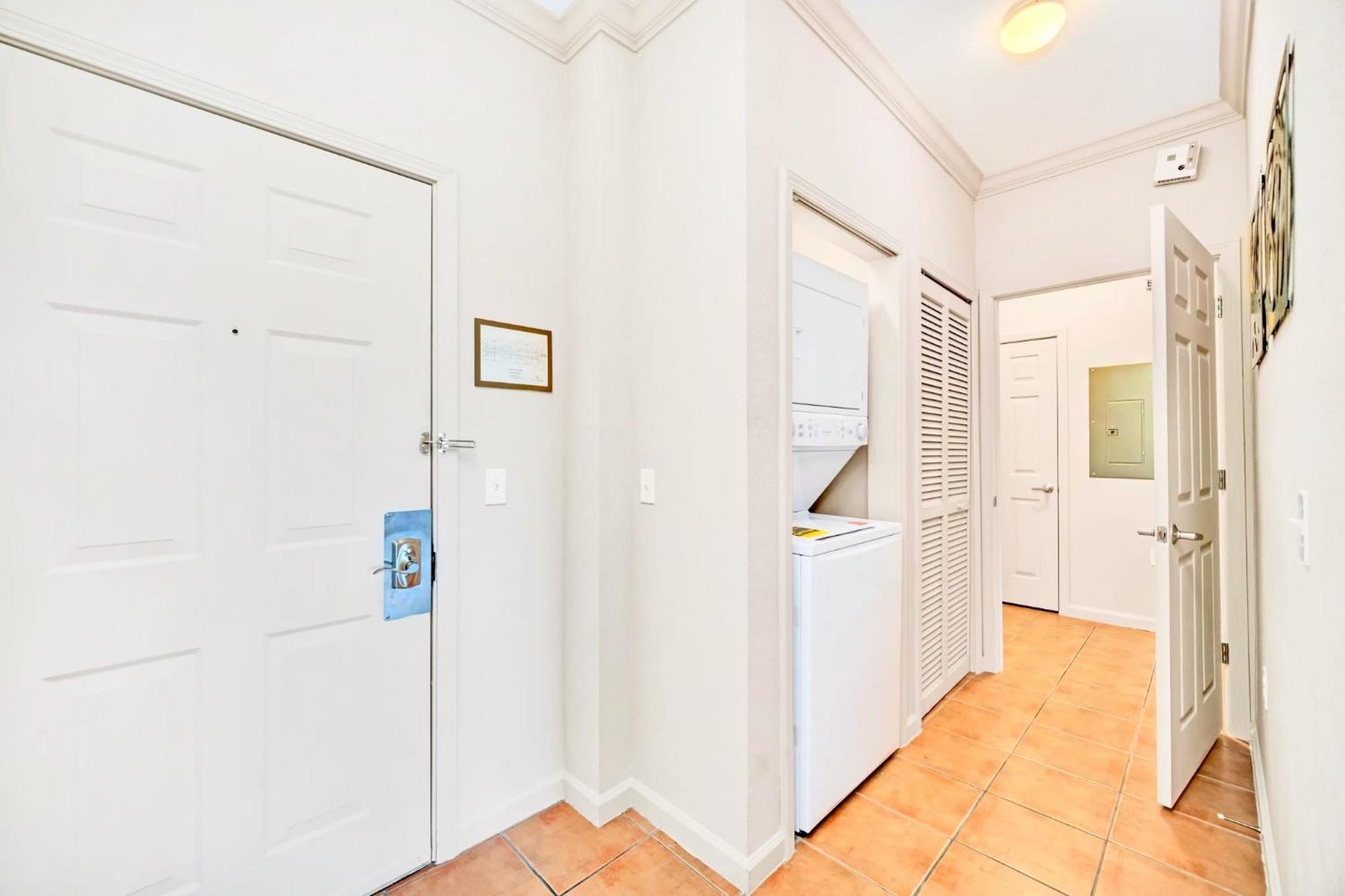 Bright Condo - 2Br With Pool & Hot Tub, Near Disney! Orlando Bagian luar foto