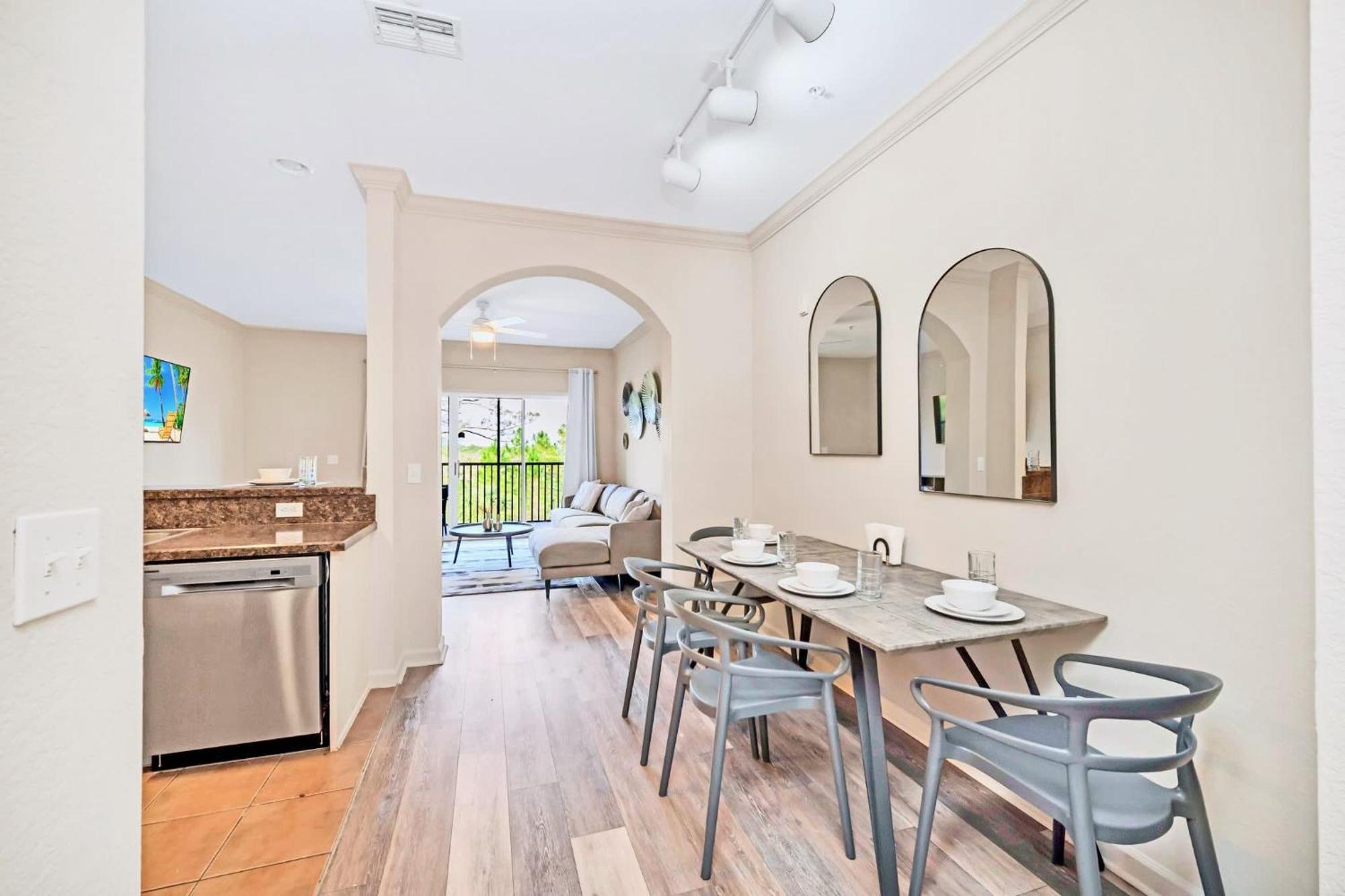 Bright Condo - 2Br With Pool & Hot Tub, Near Disney! Orlando Bagian luar foto